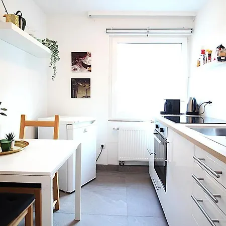 Charming & Cozy Retreat For 2 - Near Ringpark 아파트