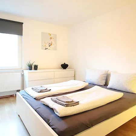 Charming & Cozy Retreat For 2 - Near Ringpark