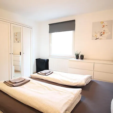 Charming & Cozy Retreat For 2 - Near Ringpark *