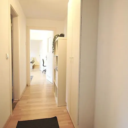 Charming & Cozy Retreat For 2 - Near Ringpark